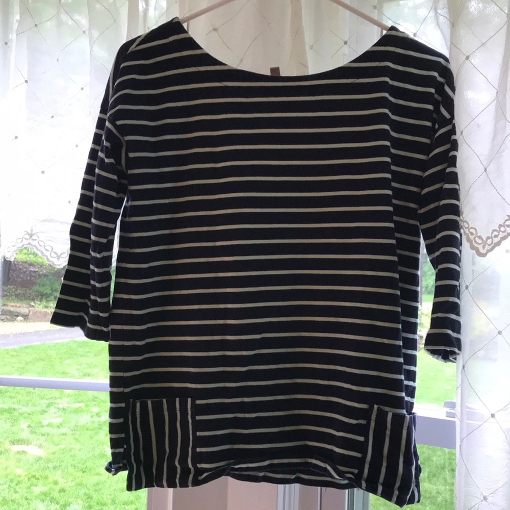 Navy striped 3/4 sleeve sweater shirt
